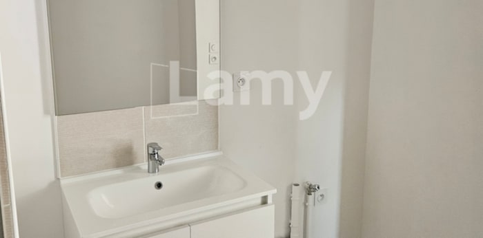 Image 5 sur 9 - Appartement  ·  Location · Emmerin (59320) · 2 pièces · 44m²