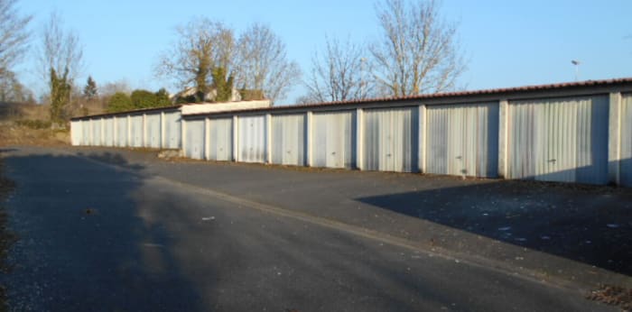 Image 1 sur 2 - Parking/box  ·  Location · Montargis (45200) · 13m²