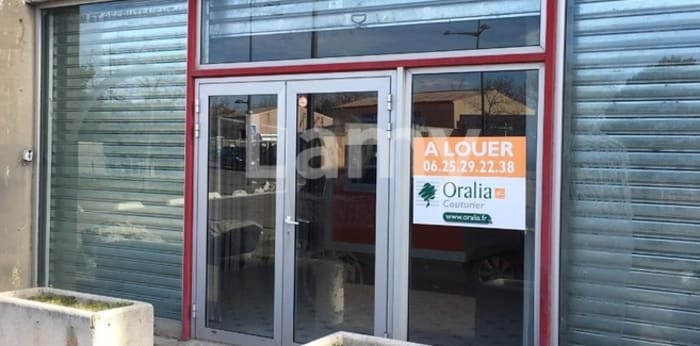 Image 1 sur 3 - Local  ·  Location · Salon De Provence (13300) · 80m²