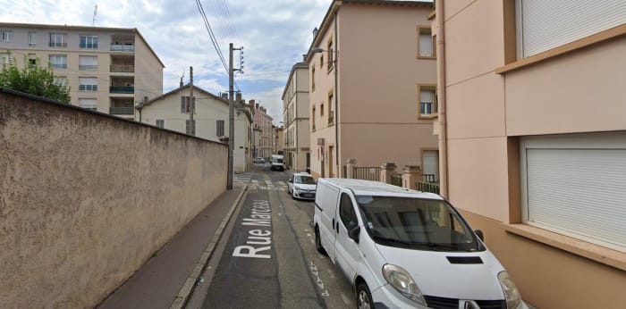 Image 1 sur 4 - Parking/box  ·  Location · Oullins Pierre Benite (69600) · 10m²