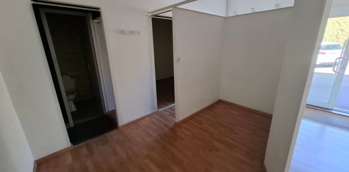 Image 4 sur 8 - Bureaux  ·  Location · St Georges Sur Baulche (89000) · 47m²