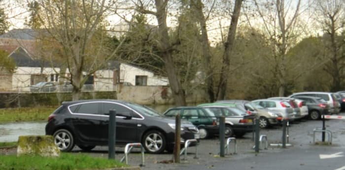 Image 1 sur 2 - Parking/box  ·  Location · Montargis (45200) · 12m²