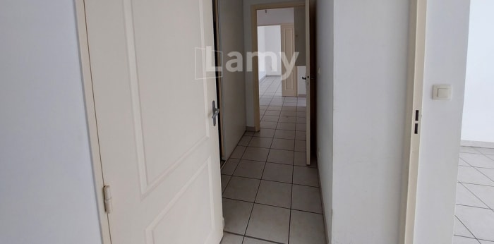 Image 5 sur 14 - Appartement  ·  Location · Nimes (30900) · 3 pièces · 62m²