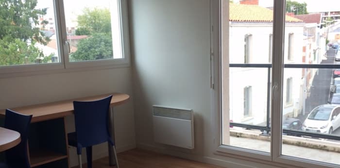 Image 3 sur 7 - Appartement  ·  Location · La Roche Sur Yon (85000) · 1 pièce · 21m²