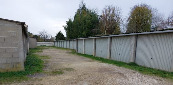 Image 2 sur 4 - Parking/box  ·  Location · Sens (89100) · 13m²
