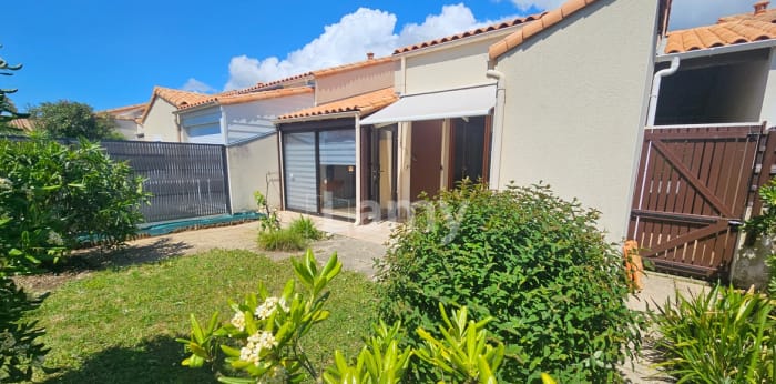 Image 1 sur 12 - Appartement  ·  Location · Vaux Sur Mer (17640) · 3 pièces · 44m²