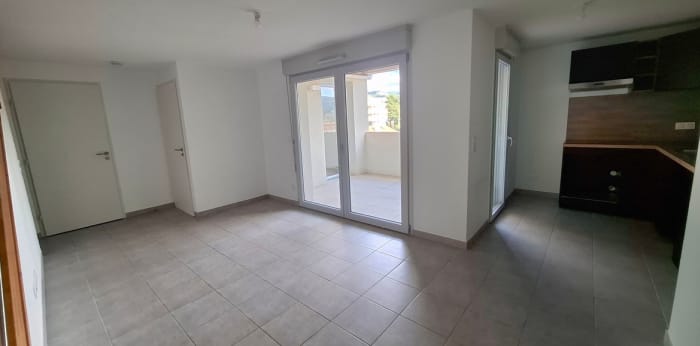 Image 3 sur 13 - Appartement  ·  Location · Marseille (13011) · 3 pièces · 65m²
