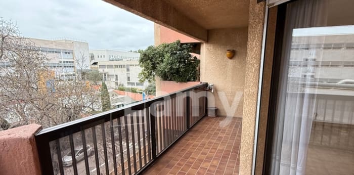 Image 3 sur 15 - Appartement  ·  Location · Salon De Provence (13300) · 3 pièces · 73m²