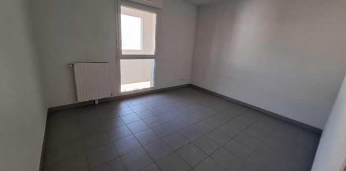 Image 8 sur 9 - Appartement  ·  Location · Marseille 03 (13003) · 2 pièces · 38m²