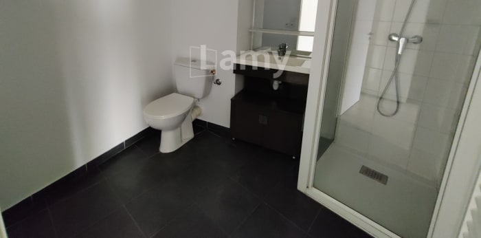 Image 6 sur 10 - Appartement  ·  Location · Marseille 03 (13003) · 2 pièces · 46m²