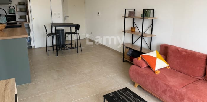 Image 10 sur 13 - Appartement  ·  Location · Arles (13200) · 2 pièces · 40m²