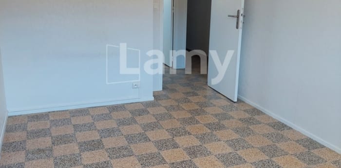 Image 8 sur 12 - Appartement  ·  Location · Digne Les Bains (04000) · 3 pièces · 61m²