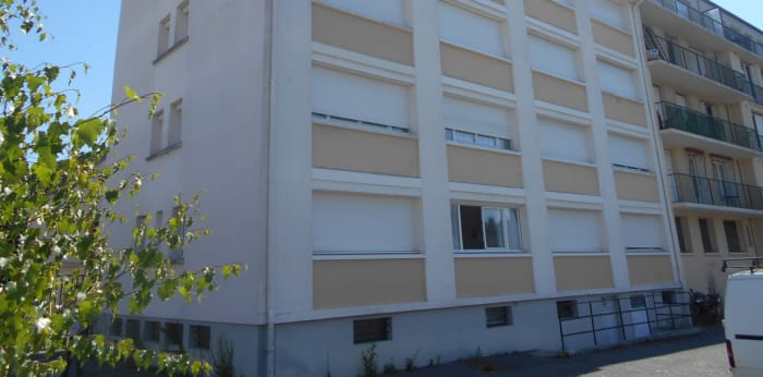 Image 4 sur 5 - Parking/box  ·  Location · Sens (89100)