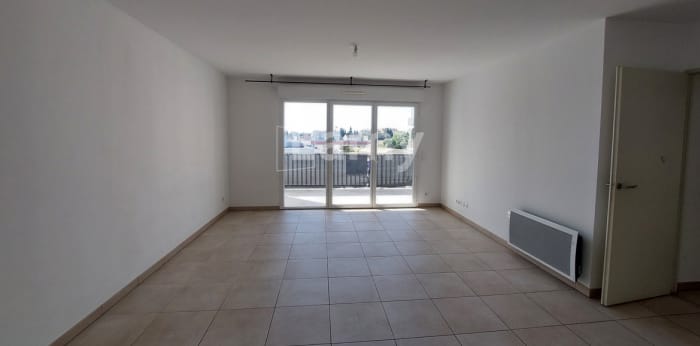 Image 3 sur 18 - Appartement  ·  Location · Arles (13200) · 3 pièces · 59m²