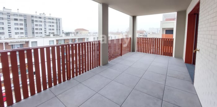 Image 1 sur 11 - Appartement  ·  Location · St Fons (69190) · 3 pièces · 74m²