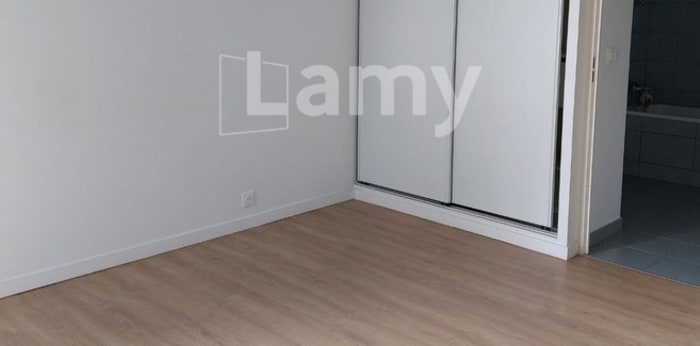 Image 7 sur 11 - Appartement  ·  Location · Asnieres Sur Seine (92600) · 2 pièces · 47m²