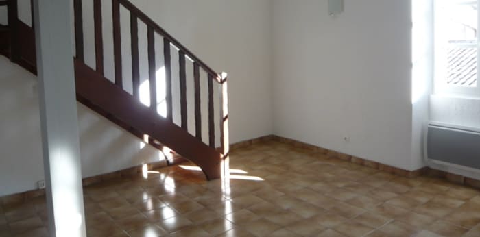 Image 4 sur 8 - Appartement  ·  Location · Nimes (30000) · 2 pièces · 43m²