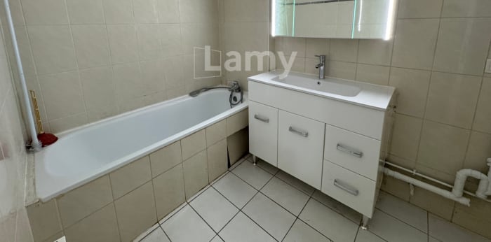 Image 8 sur 8 - Appartement  ·  Location · Lille (59000) · 3 pièces · 80m²