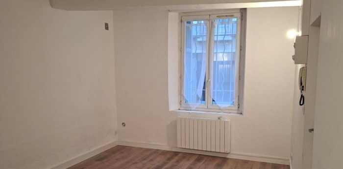 Image 2 sur 2 - Appartement  ·  Location · Aix En Provence (13100) · 1 pièce · 28m²