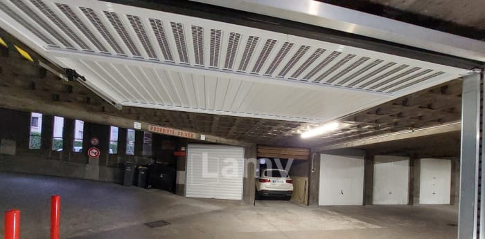 Image 2 sur 4 - Parking/box  ·  Location · Grenoble (38000) · 16m²
