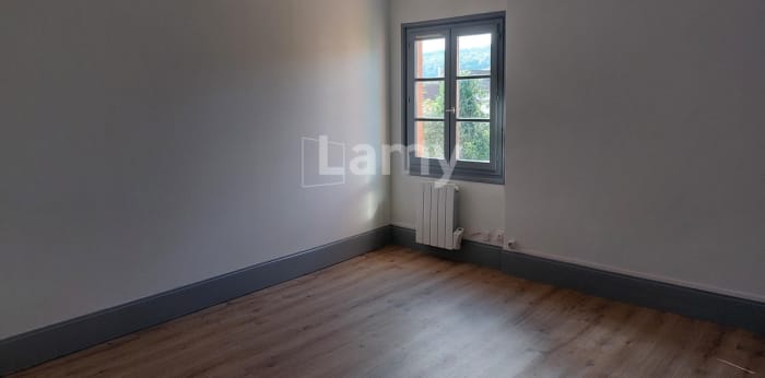 Image 6 sur 7 - Appartement  ·  Location · Givry (71640) · 1 pièce · 37m²