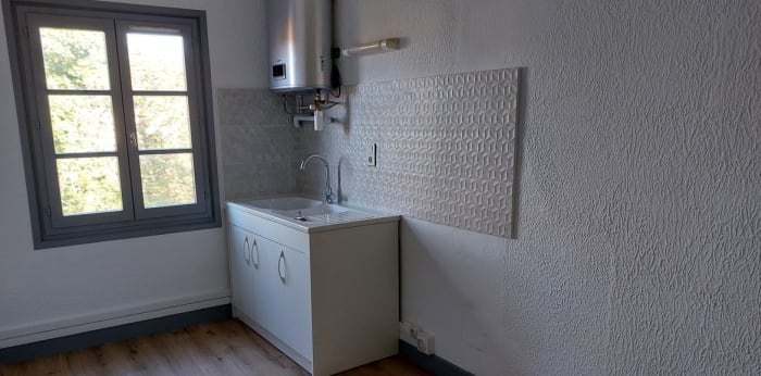 Image 2 sur 7 - Appartement  ·  Location · Givry (71640) · 1 pièce · 37m²