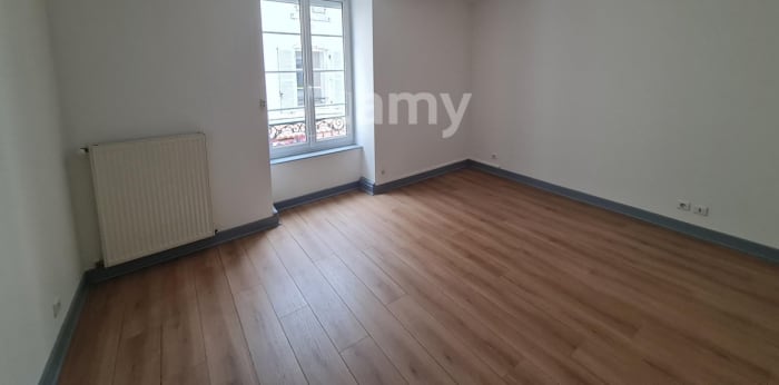 Image 7 sur 8 - Appartement  ·  Location · Issoire (63500) · 3 pièces · 81m²