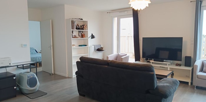 Image 1 sur 8 - Appartement  ·  Location · Tours (37100) · 5 pièces · 94m²