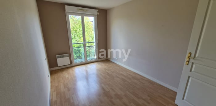 Image 4 sur 13 - Appartement  ·  Location · St Georges Sur Baulche (89000) · 3 pièces · 84m²