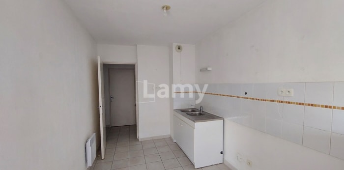 Image 5 sur 13 - Appartement  ·  Location · Nimes (30900) · 2 pièces · 47m²
