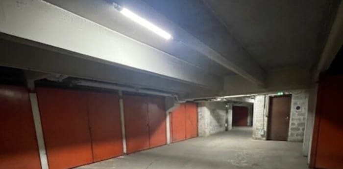 Image 3 sur 5 - Parking/box  ·  Location · Paris (75015) · 10m²