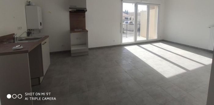 Image 3 sur 10 - Appartement  ·  Location · Bedarrides (84370) · 2 pièces · 43m²