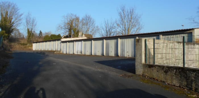 Image 1 sur 2 - Parking/box  ·  Location · Montargis (45200) · 11m²