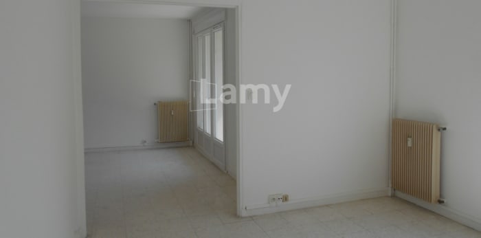 Image 6 sur 16 - Appartement  ·  Location · Nimes (30000) · 4 pièces · 75m²