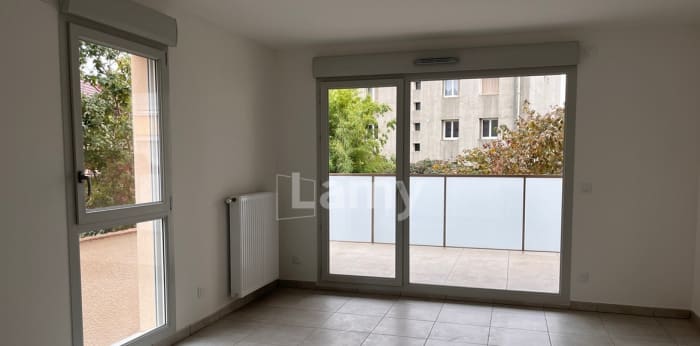 Image 1 sur 5 - Appartement  ·  Location · La Verpilliere (38290) · 3 pièces · 68m²
