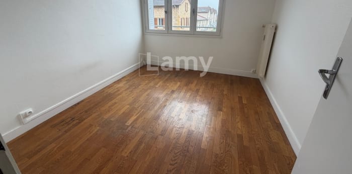 Image 5 sur 8 - Appartement  ·  Location · Villefranche Sur Saone (69400) · 4 pièces · 71m²