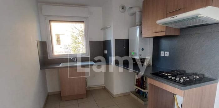 Image 2 sur 8 - Appartement  ·  Location · Cenon (33150) · 3 pièces · 57m²