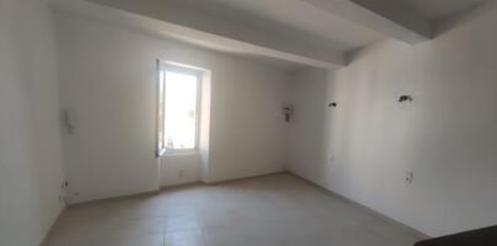 Image 4 sur 6 - Appartement  ·  Location · Jonquieres (84150) · 1 pièce · 32m²