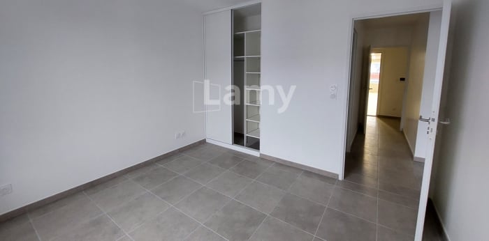 Image 7 sur 11 - Appartement  ·  Location · St Fons (69190) · 3 pièces · 74m²