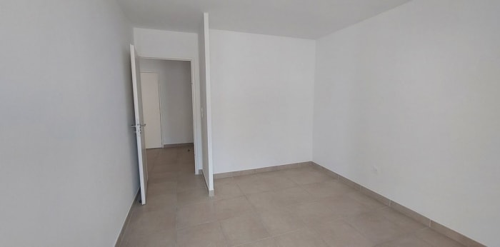 Image 12 sur 15 - Appartement  ·  Location · Nimes (30900) · 3 pièces · 66m²