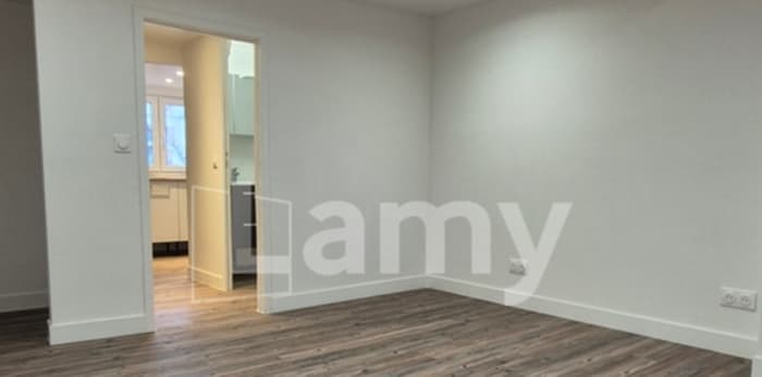 Image 2 sur 3 - Appartement  ·  Location · Epinay Sur Seine (93800) · 1 pièce · 18m²