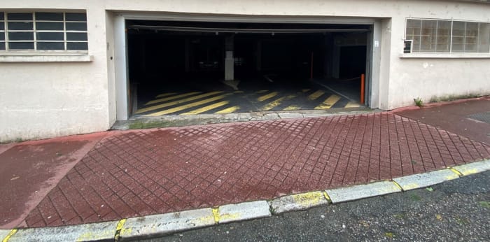 Image 1 sur 3 - Parking/box  ·  Location · Limoges (87000) · 5m²