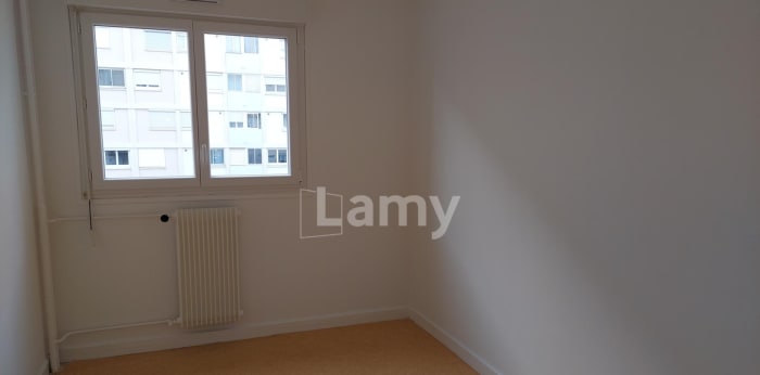 Image 3 sur 5 - Appartement  ·  Location · Chalon Sur Saone (71100) · 2 pièces · 42m²