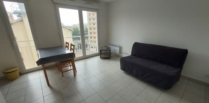 Image 3 sur 10 - Appartement  ·  Location · Marseille (13005) · 1 pièce · 23m²