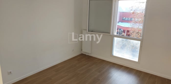 Image 5 sur 8 - Appartement  ·  Location · Carrieres Sous Poissy (78955) · 4 pièces · 72m²