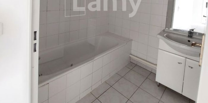 Image 7 sur 9 - Appartement  ·  Location · Bordeaux (33300) · 3 pièces · 65m²