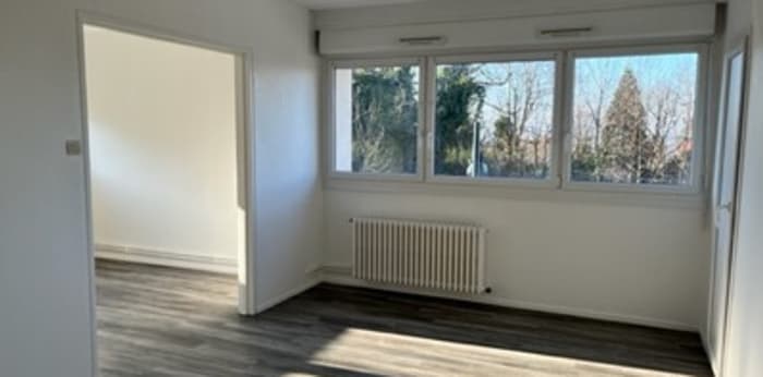 Image 2 sur 8 - Appartement  ·  Location · Besancon (25000) · 4 pièces · 72m²