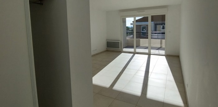 Image 2 sur 7 - Appartement  ·  Location · Le Luc (83340) · 3 pièces · 59m²