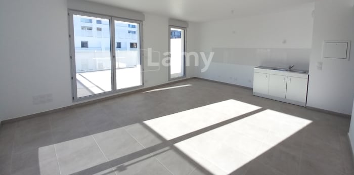 Image 2 sur 15 - Appartement  ·  Location · Marseille (13010) · 5 pièces · 88m²