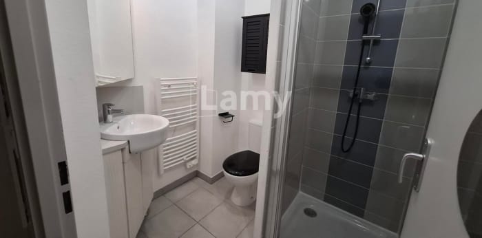 Image 3 sur 9 - Appartement  ·  Location · Marseille (13009) · 1 pièce · 19m²